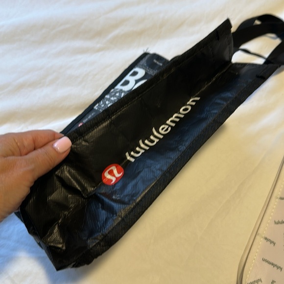 2 Lululemon Small Tote Bags - Picture 3 of 7